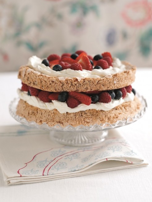 Macaroon Cake with Mixed Berries