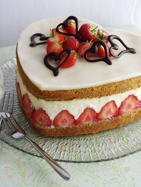Fraisier strawberry cake